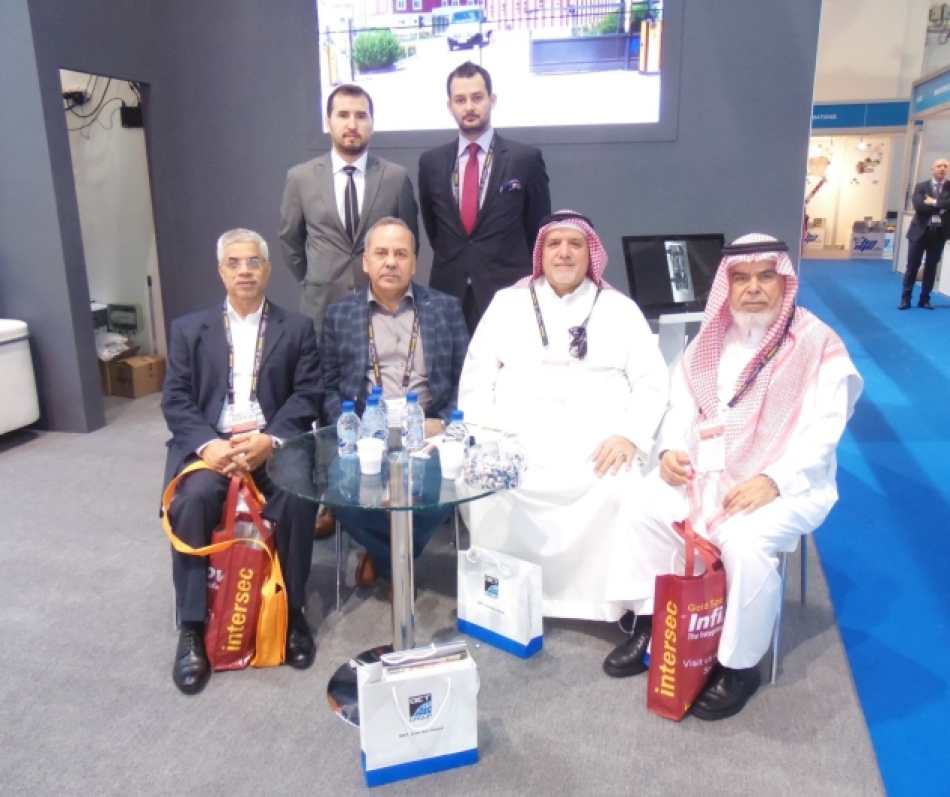 White Rose Dubai Intersec 2016 Fuarındaydı.